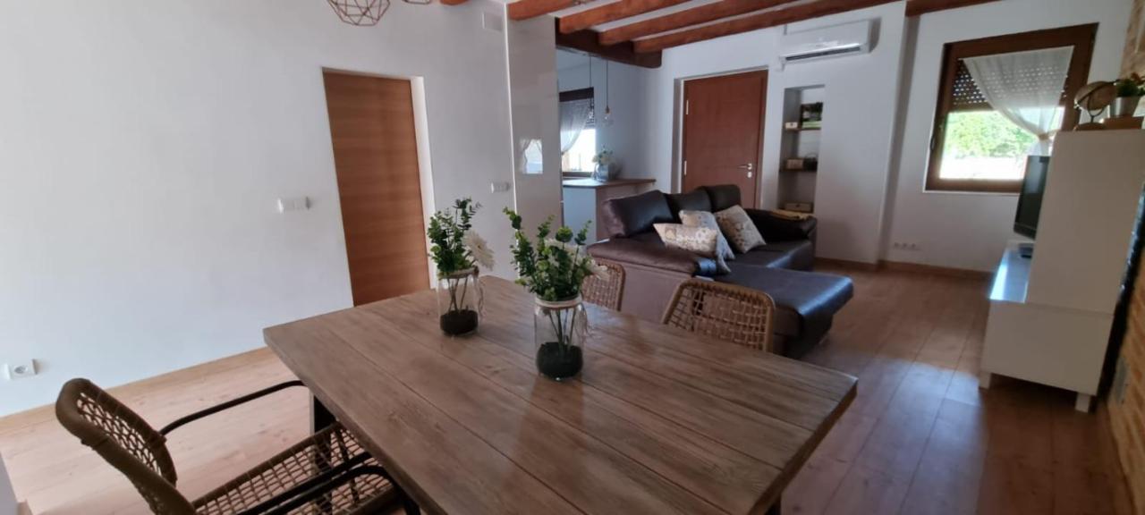 Casa con vistas, piscina y animales de granja, LA CASETA Tarragona Exterior foto